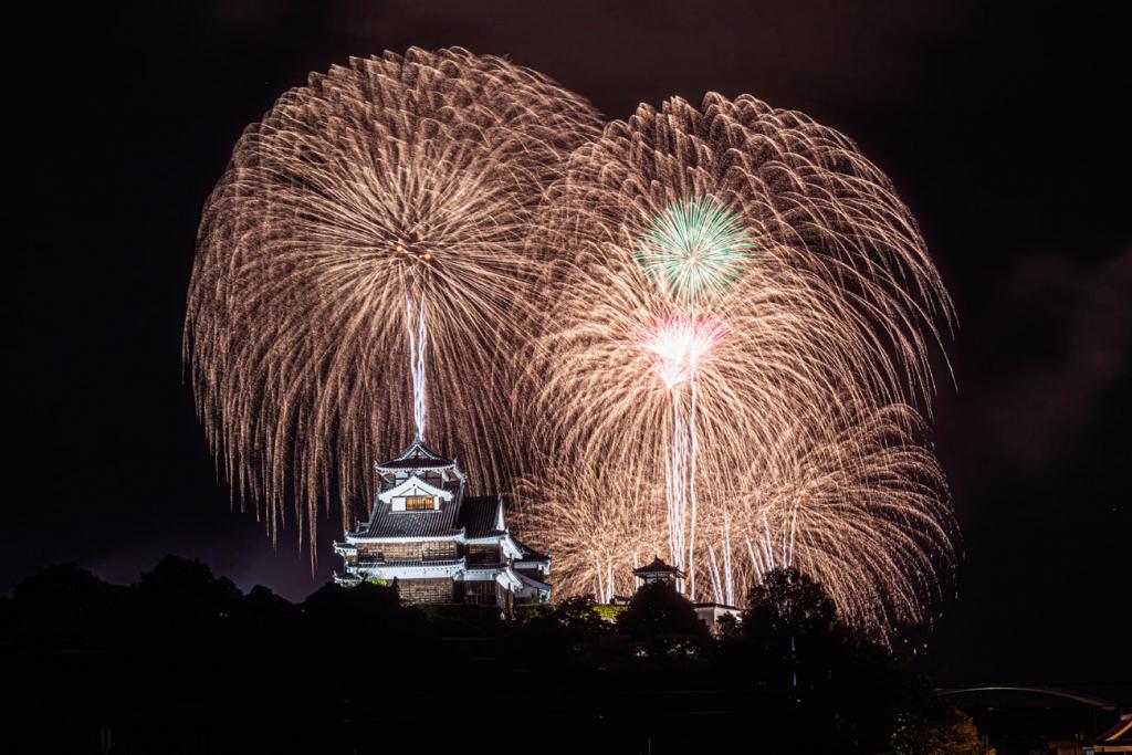 花火大会で福知山に活気を