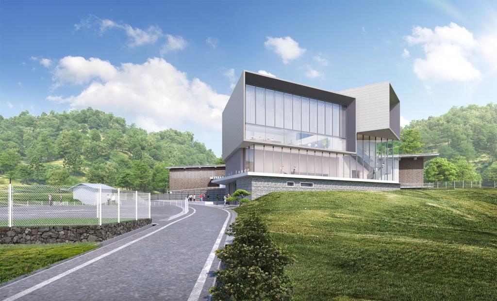 大型の展望ホール、ミュージアムショップも