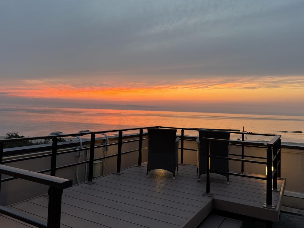 美しい夕日と「美人の湯」