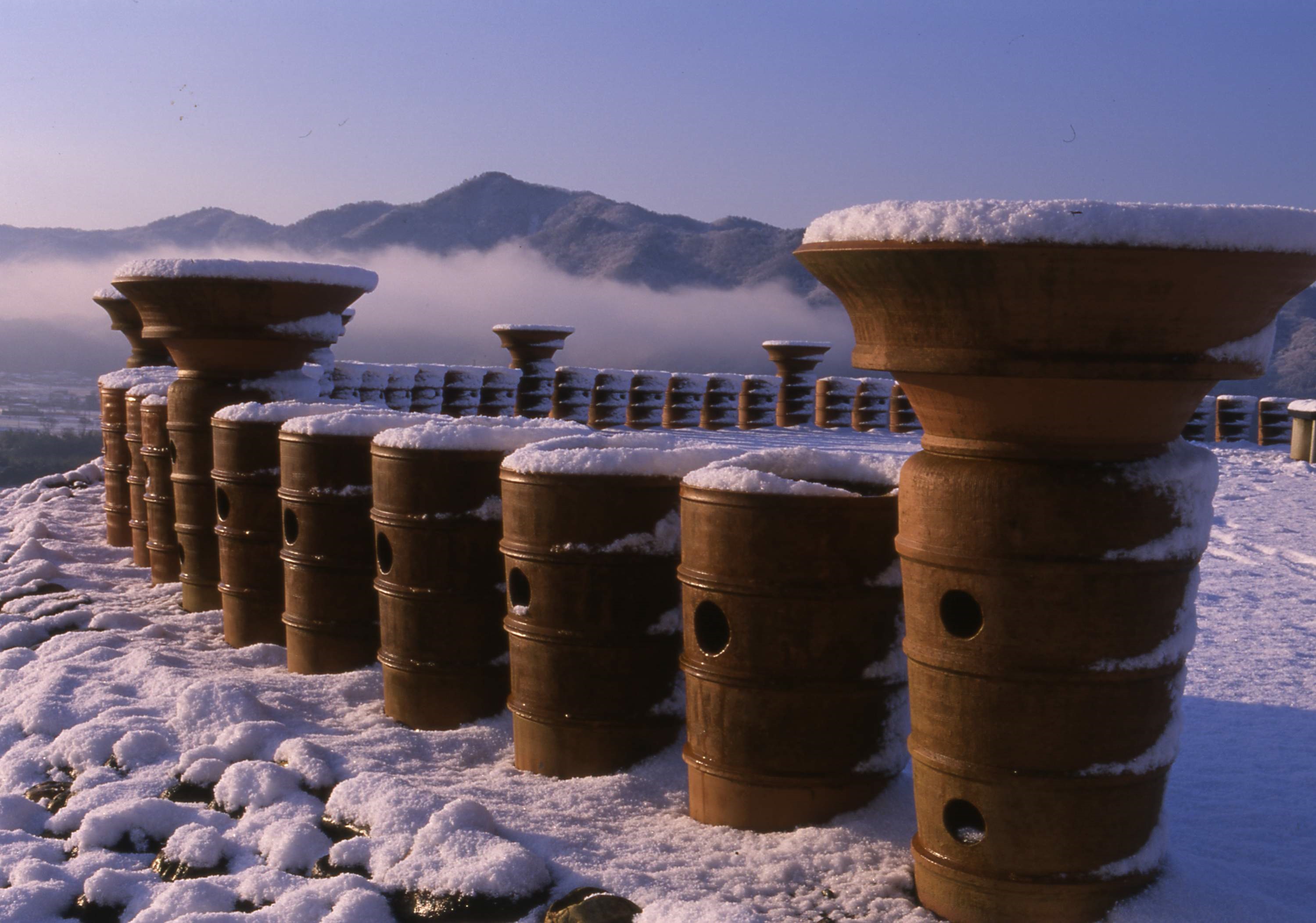 「円山古墳の冬景」
