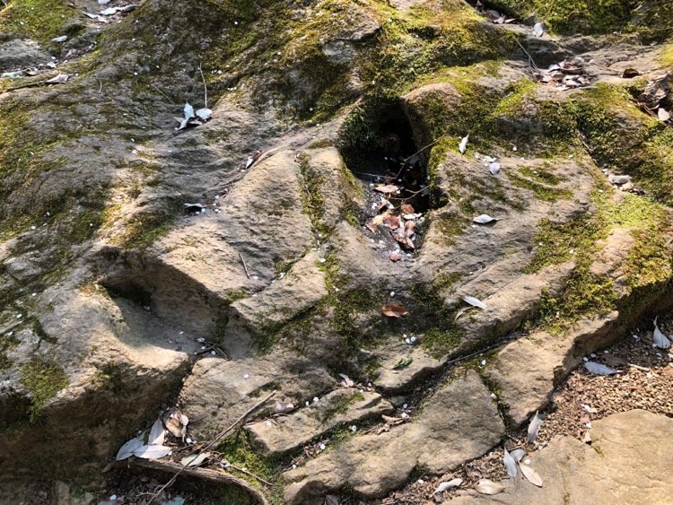 鬼飛岩（のぞき岩）・鬼の足跡・新童子橋