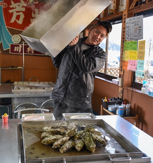 舞鶴湾かき小屋・美味星（おいすたぁ）